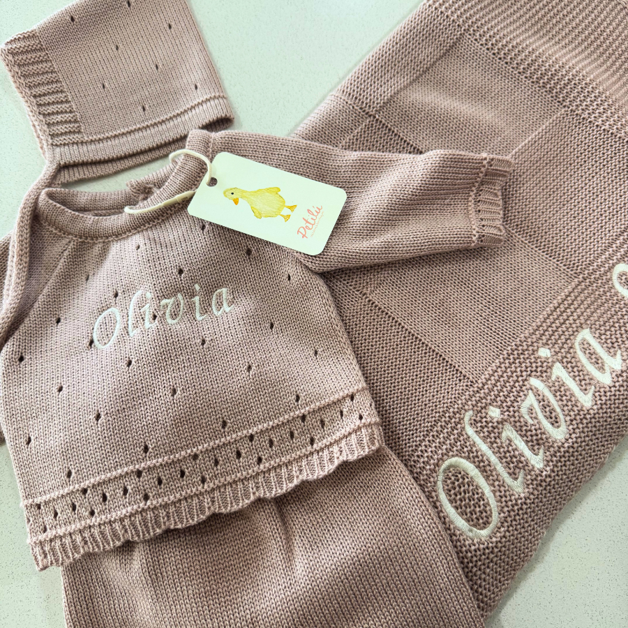 Newborn Bundle: Set and Blanket